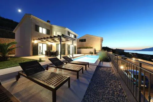 Mediterranean villa with pool, beach, panoramic view - by TRAVELER tourist agency Krk - ID 2509