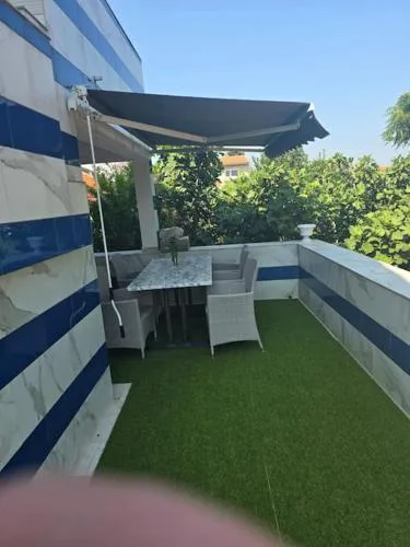 Paloma Bianca - Ground Floor Retreat with 2 Terraces, Green Views, Sleeps 9