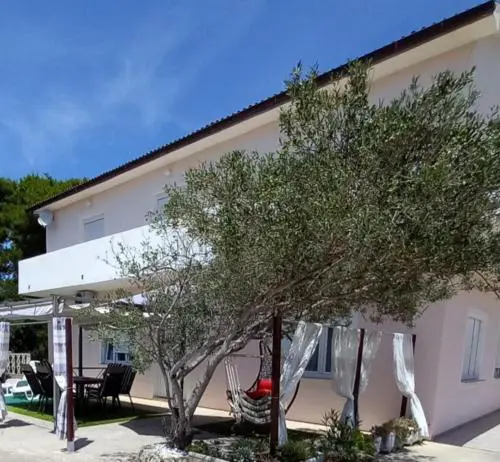 Apartment T&L