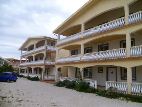Apartments by the sea Vir - 13104