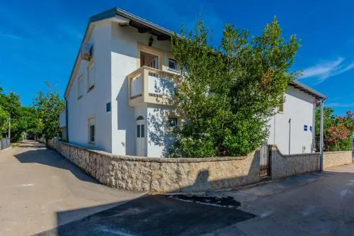 Apartments by the sea Vir - 23519