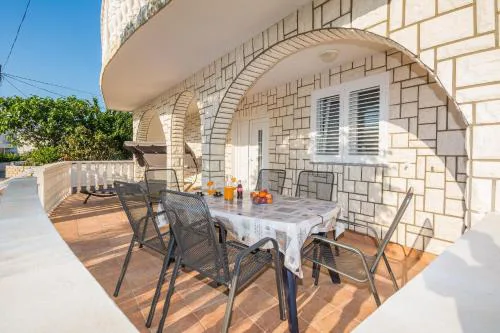 Apartments Loncar