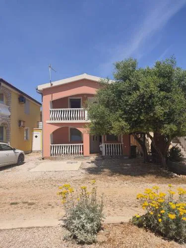 Apartments with parking spaces Vir - 23274