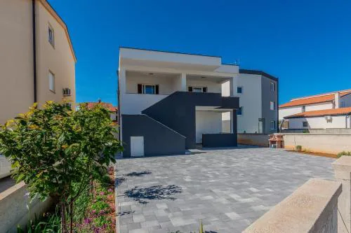 Apartments with parking spaces Vir - 24432
