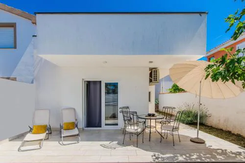 Apartments with parking spaces Vir - 24652