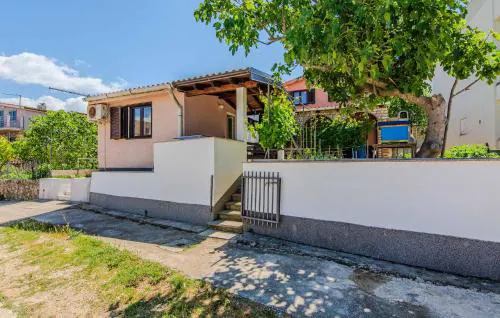 Awesome Apartment In Vir With Wifi