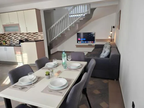Mala Smokva Apartments Vir Lucica