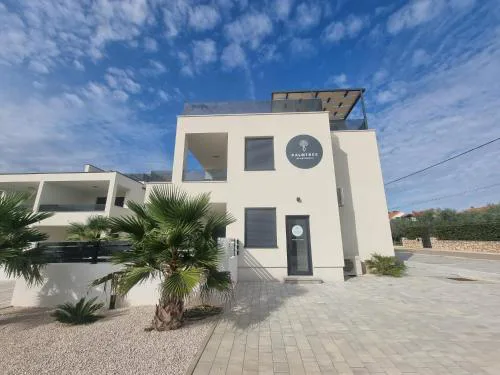 Beautiful new PalmTree Apartments IV