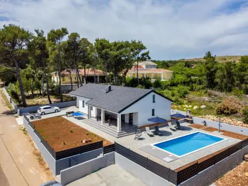 Family friendly house with a swimming pool Vir - Lozice, Vir - 24575