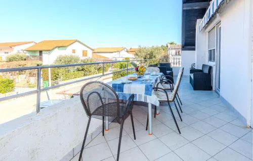 Lovely Apartment In Vir With Wifi