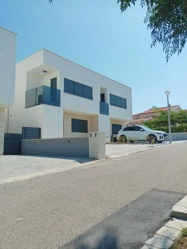 Seaside holiday house Vir - Lozice, Vir - 24443