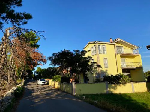 Villa Mena
