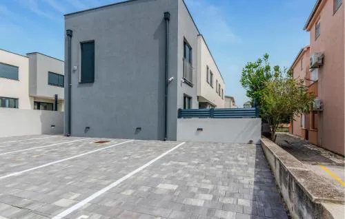 3 Bedroom Awesome Home In Vrsi