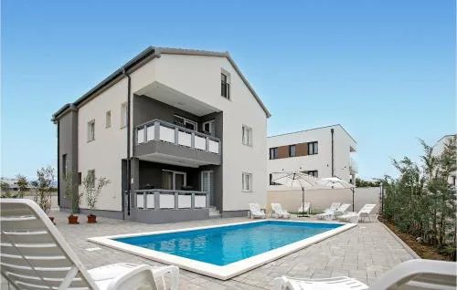 Amazing Apartment In Vrsi