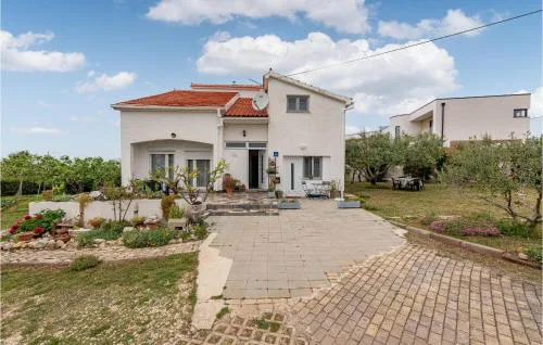 Amazing Apartment In Vrsi With Wifi