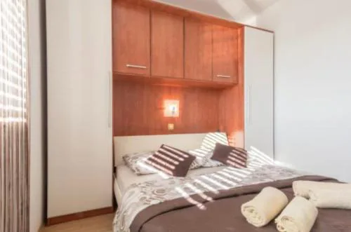 Apartmani Maja Vrsi