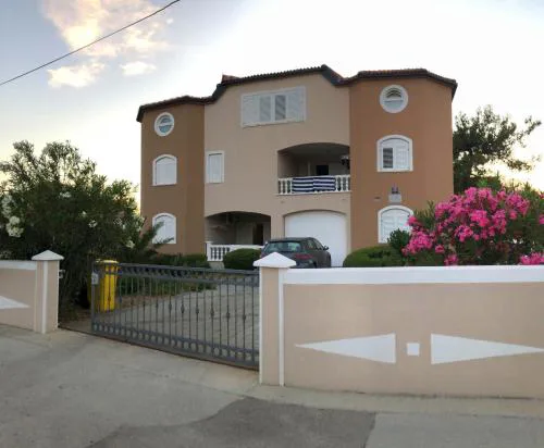 Apartments Dante