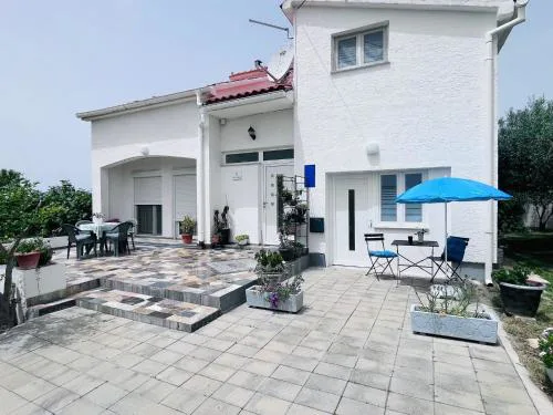Apartments Marija with big garden - TA Leut Agency