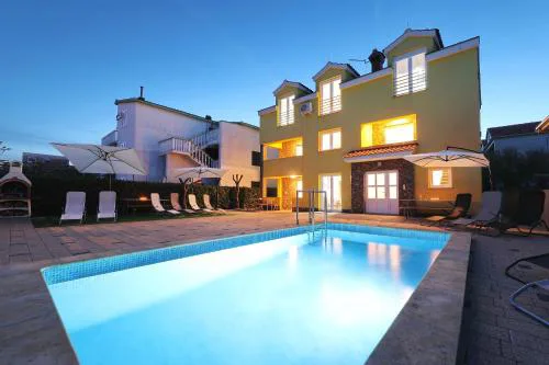Apartments Oliva