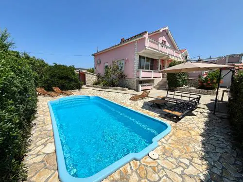 Guest house with pool Ante