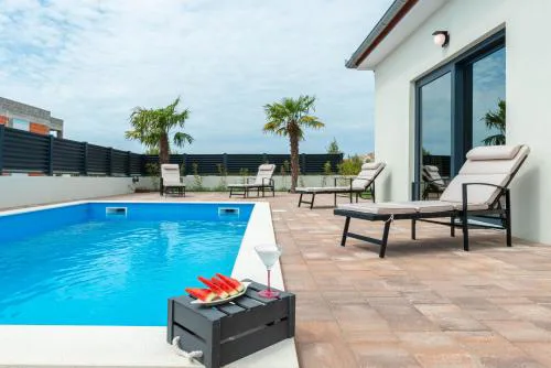 Luxury Villa Rita Regina with heated pool near the sea- by TA Leut Agency