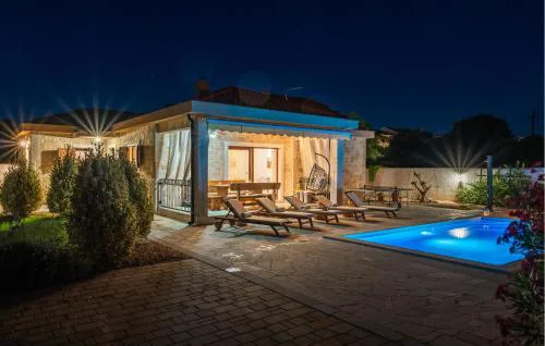 Stunning Home In Vrsi With Sauna