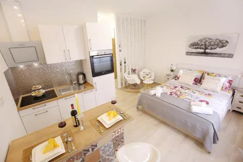 A'marie Apartments SELF CHECK-IN