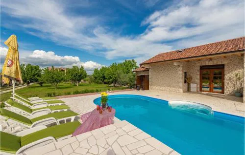 Nice Home In Zadar With Jacuzzi