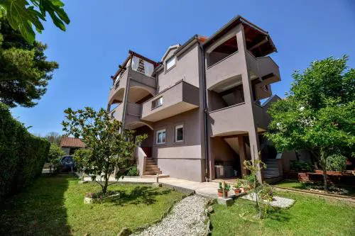 Apartment Batena