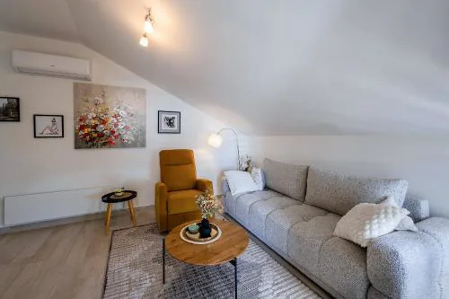 Apartment Hera with balcony and free parking