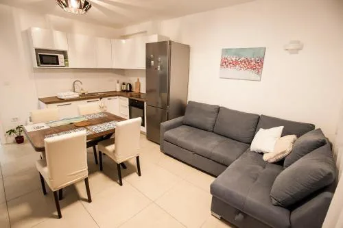 Apartment Little Violet - Balcony & Free Parking