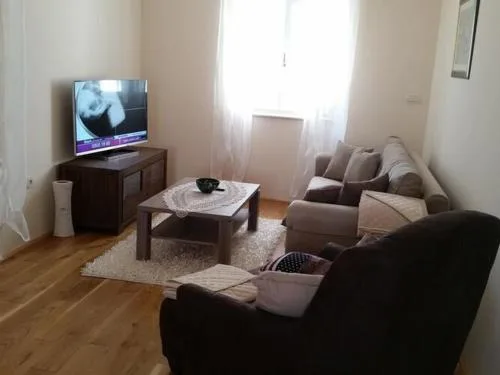 Apartments Villa Rustica ST - Two-Bedroom Apartment with Balcony and Shared Pool prizemlje