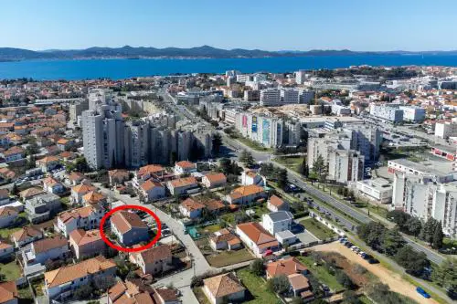 Apartments with parking spaces Zadar - 22871