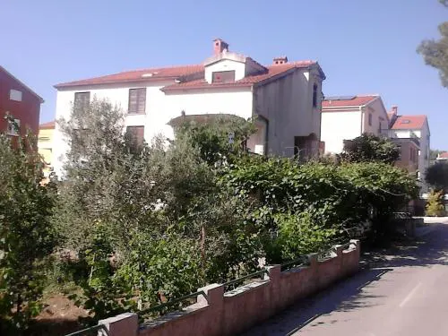 Apartments with a parking space Zadar - Diklo, Zadar - 13327