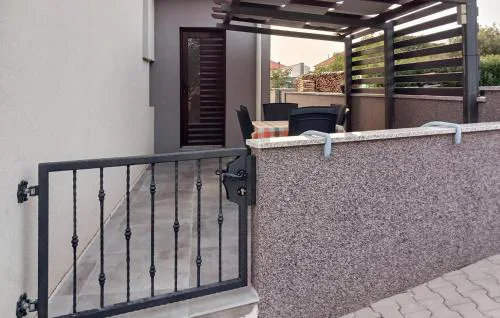 Beautiful Apartment In Zadar With Wifi