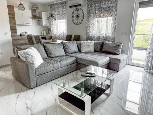 Brand New 2 Bed, 1 Bath Condo