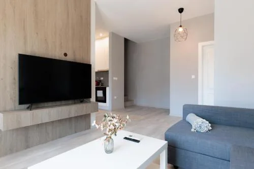 Cozy and bright 2BD family home