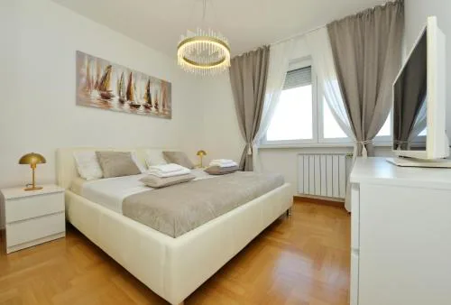 Deluxe Apartment 5D