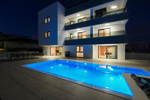 FUX LUXURY Infinty-Pool Zadar