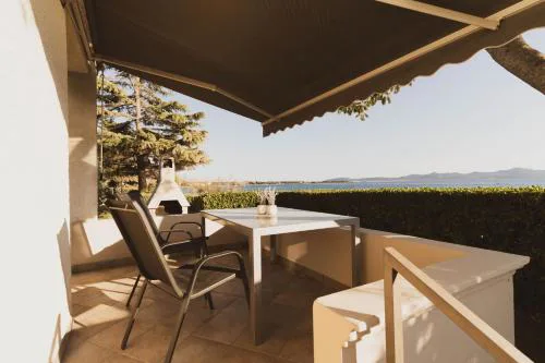 House of Albina- 10 m od mora
