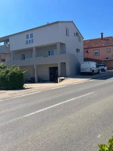 Ivan07 spacious 3BR apartment with terrace