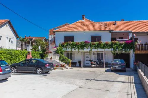 Kelava Rooms
