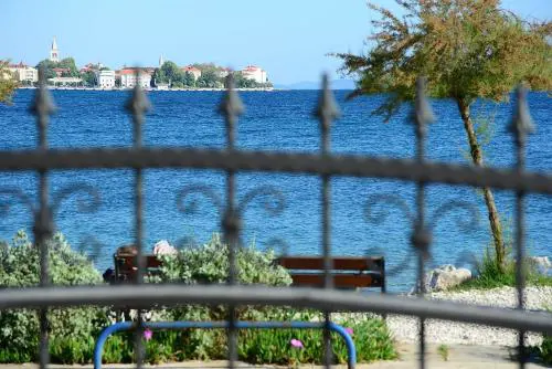 Lanterna Puntamika apt. near beach