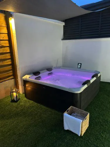 Lelo apartment with jacuzzi and free parking
