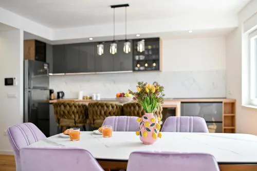 Lo-Lo Apartment