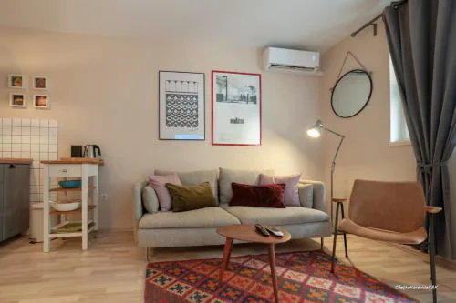 Luciana's city centre hideout