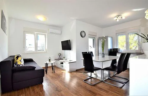 Maris Apartment