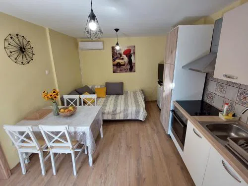 Mexicana Apartment Yellow