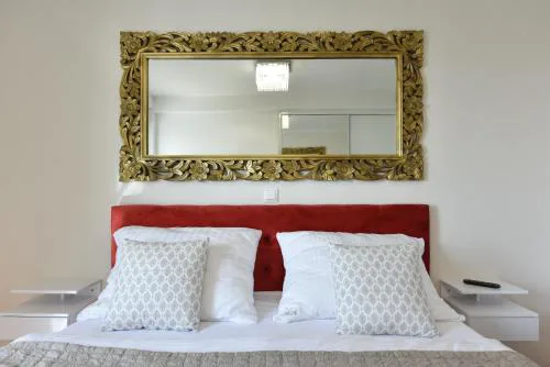 MM Luxury Apartments GOLD & RUBIN
