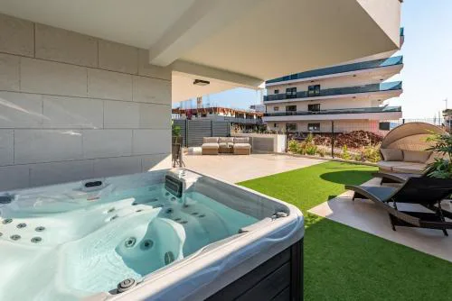 Modern apartment with whirlpool & few steps away from the beach - Borik, Zadar